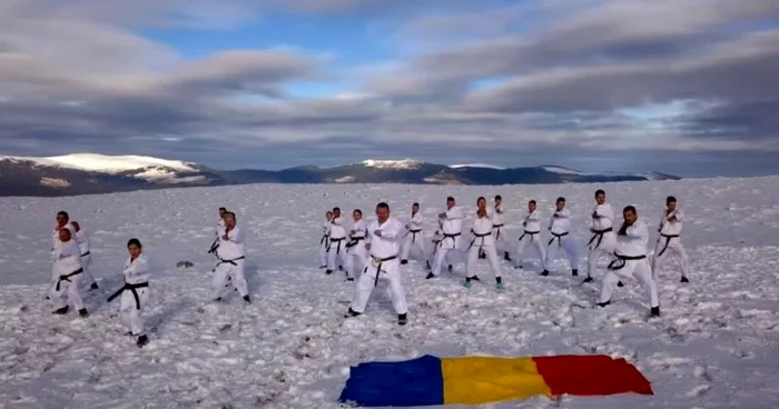 Federaţia Română de Karate Tradiţional şi antrenamentul la 2000 de metri în Munţii Latoriţei - Vâlcea; Foto: Adevărul