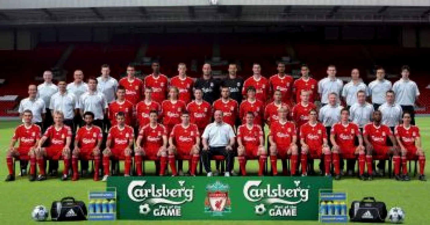 FOTBAL: Un prinţ saudit vrea să cumpere jumătate din FC Liverpool