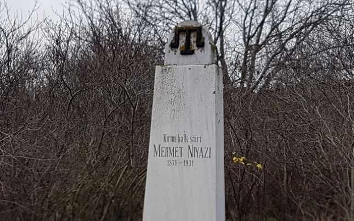 Mormântul poetului tătar Mehmet Niyazi Foto Călin Gavrilaş