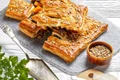 Placinta cu legume coapte  Sursa foto shutterstock 1940748868 jpg