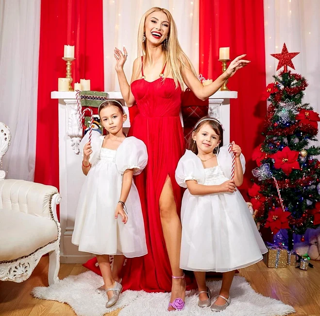 Andreea Bălan și fetițele ei de 1 decembrie / Foto: Instagram