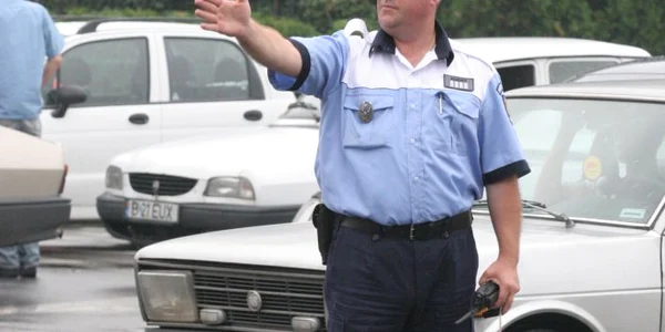 80 de şoferi au fost amendaţi pentru depăşirea limitei legale de viteză