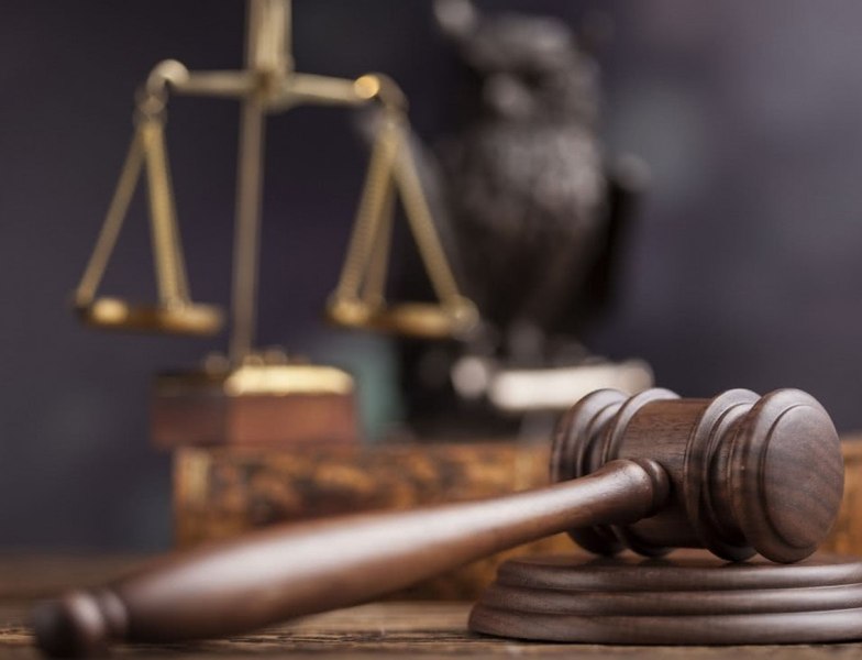 Vicepreședintele CJ Argeș și șefa Direcției de Asistență Socială, trimiși în judecată de DNA pentru abuz și falsuri în cumpărarea de locuințe supraevaluate pentru persoane vulnerabile