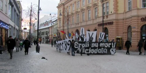 Marş în Sibiu în memoria eroilor de la Revoluţie