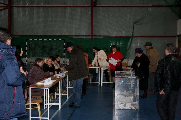 Prezenţa la vot este una scăzută Foto: Ştefan Borcea