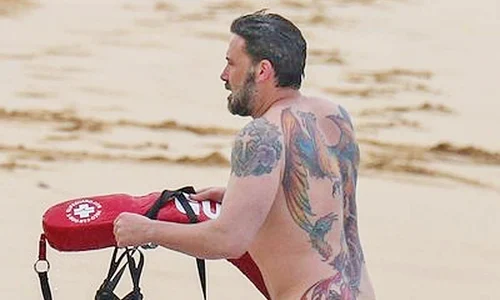 Affleck are desenată o Pasăre Phoenix oribilă jpeg