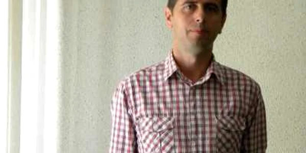 Bistriţa: Portret/ Alin Seserman, politologul ce construieşte case