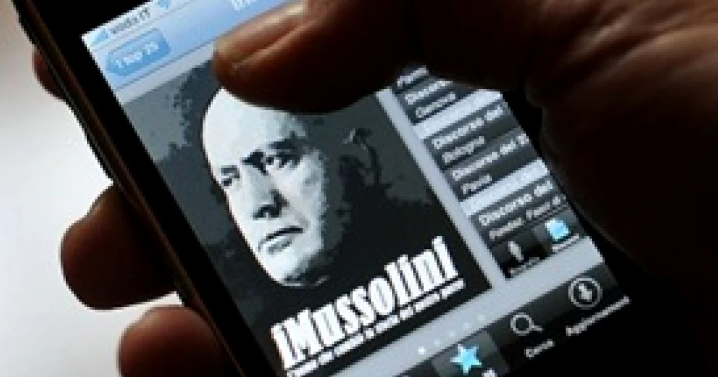 Aplicaţia iMussolini de la Apple