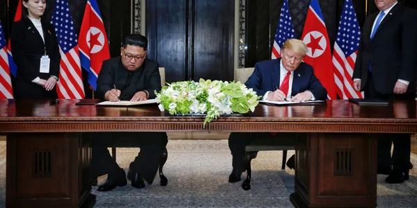 Donald J. Trump Kim Jong-un EPA EFE