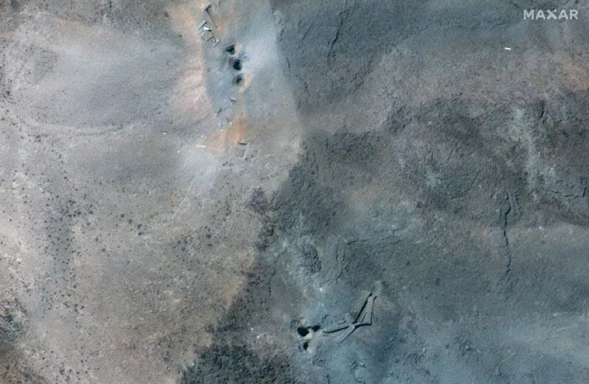 Șase cratere de mari dimensiuni în apropierea sitului nuclear Fordow din Iran FOTO: X