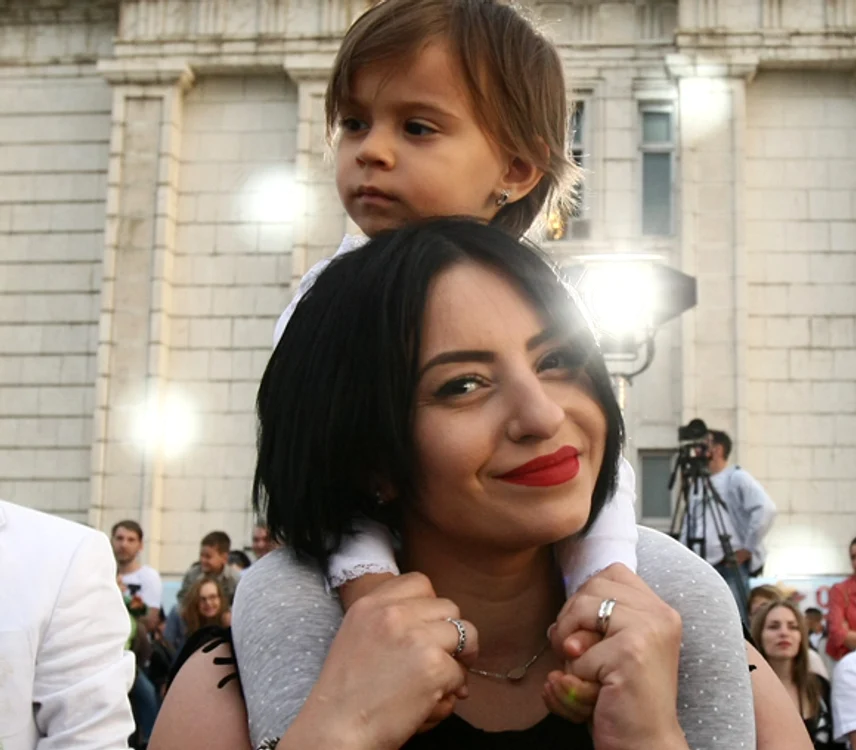 Giulia Anghelescu are doi copii, o fetiţă - Antonia Sabrina (3 ani şi jumătate) şi un băieţel - Eduard Mikael (6 luni)foto: Dorin Constanda