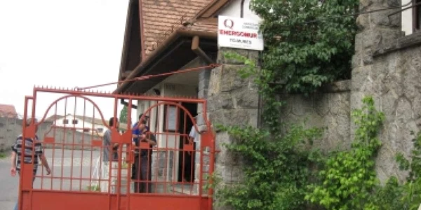 Angajaţii Energomur au sistat astăzi apa caldă locatarilor din cinci blocuri