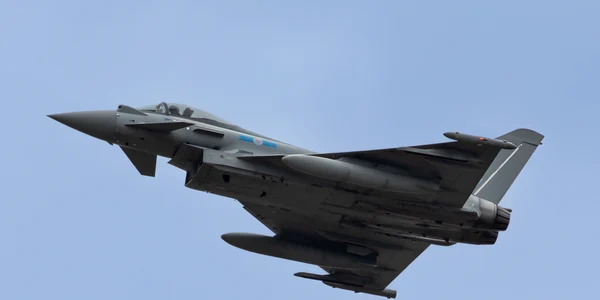 Avion militar britanic Eurofighter Typhoon foto Shutterstock