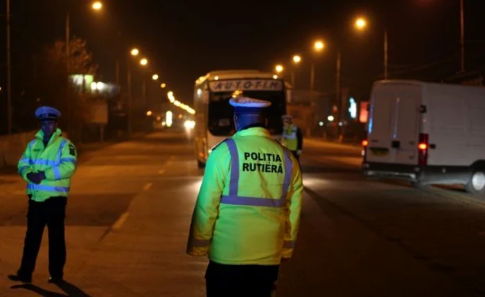 Poliţiştii de la Rutieră au avut treabă vineri noaptea. FOTO: Arhiva Adevărul