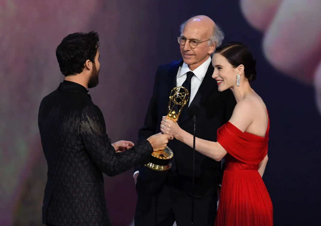 Darren Criss primește premiul Emmy pentru rolul interpretat în filmul „The Assassination of Gianni Versace: American Crime Story”