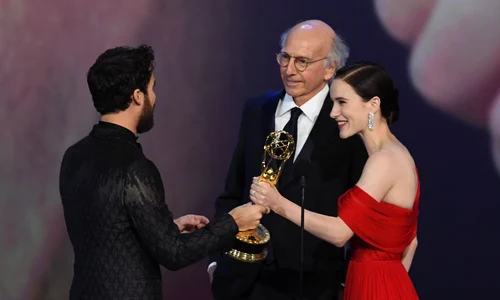 Darren Criss primește premiul Emmy pentru rolul interpretat în filmul „The Assassination of Gianni Versace: American Crime Story” png