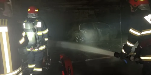 incendiu parcare omnia2 PH Isu prahova jpg