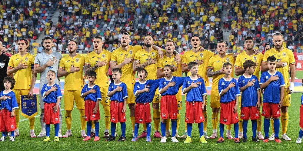 Cu capul plecat, spre Euro 2024. Delegația României zboară azi zdruncinată în Germania