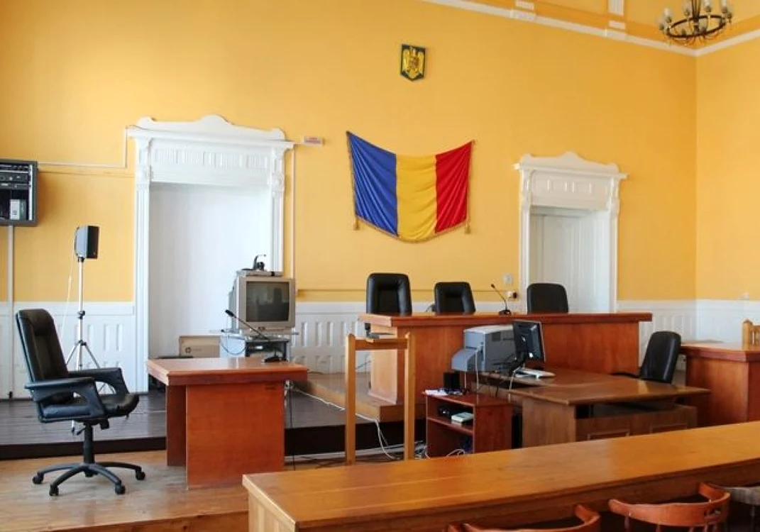 Una dintre cele două săli de judecată care va fi modernizată