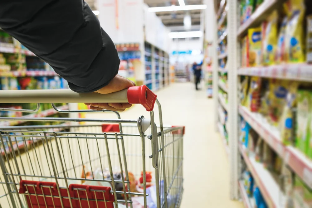 Reacția virulentă a unui manager de supermarket din Germania, care interzice accesul unor clienți: „Trebuie să le aruncăm, este frustrant și costisitor”