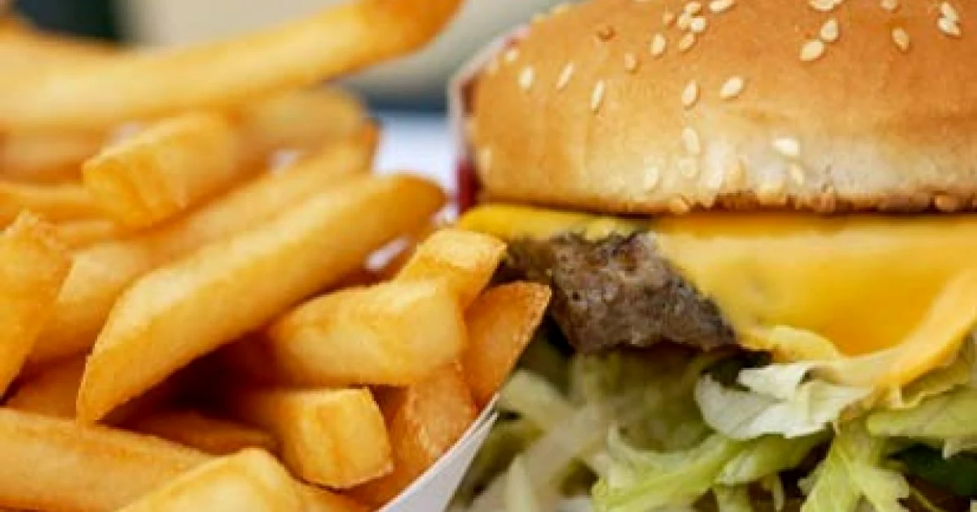 Alimentele de categoria junk-food afectează simţul oflactiv FOTO Arhiva Adevărul