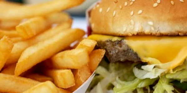Producătorii de alimente nu vor taxă pe fast-food