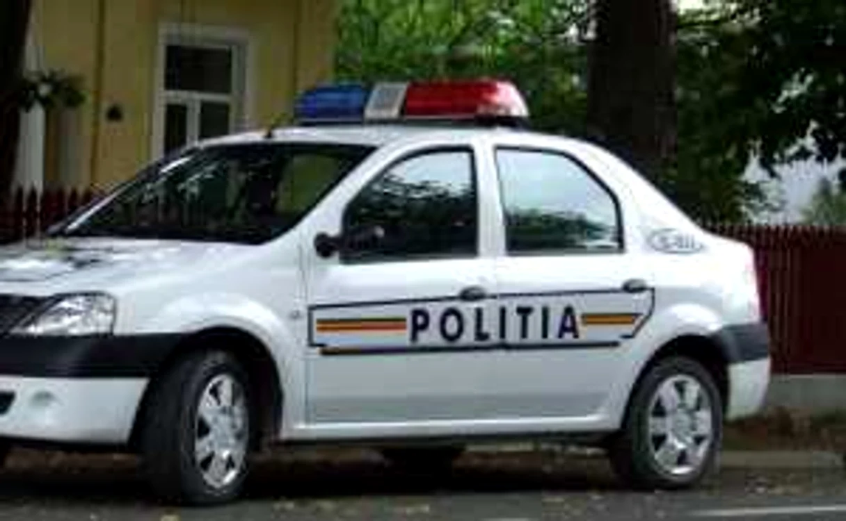Poliţiştii au dus copila acasă în această dimineaţă.