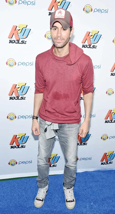 Enrique a scris pe contul lui de Facebook despre duetul cu Andra