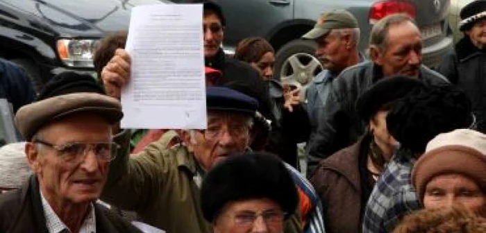 Braşov: Căldură cerşită în stradă / FOTOGALERIE