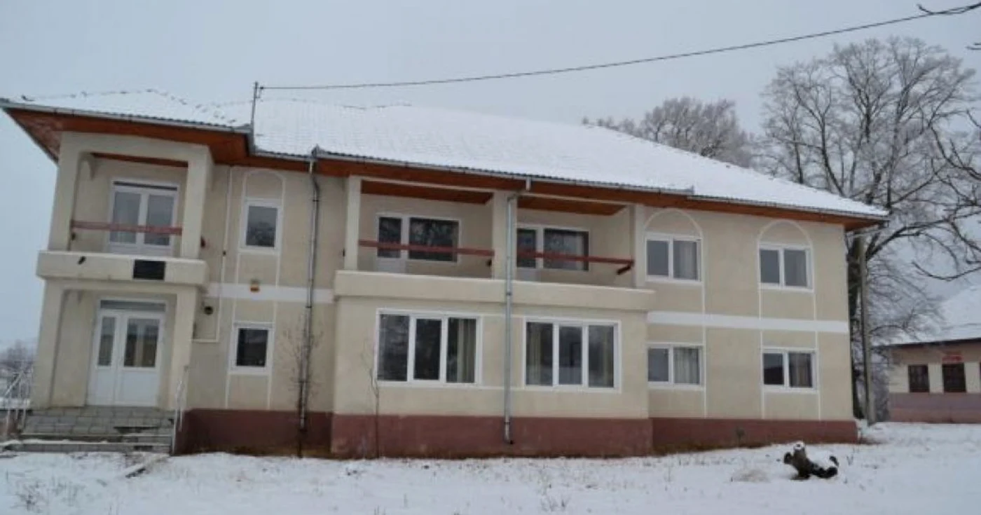 Clădirea stă goală din momentul în care a fost construită. FOTOSimona Suciu