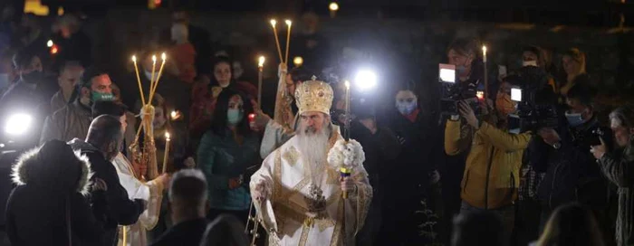 ÎPS Teodosie a oficiat marţi noaptea slujba de Înviere la Catedrala Sfinţii Apostoli Petru şi Pavel din Constanţa. FOTO: Inquam Photos/Octav Ganea