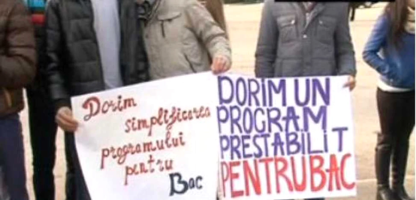 Elevii au cerut o programă şcolară mai simplă FOTO: captură PublikaTV