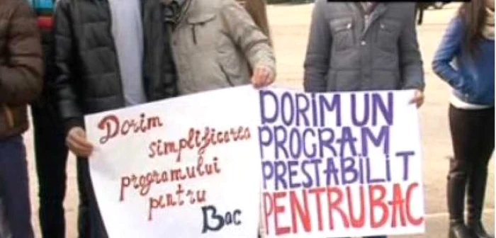 Elevii au cerut o programă şcolară mai simplă FOTO: captură PublikaTV