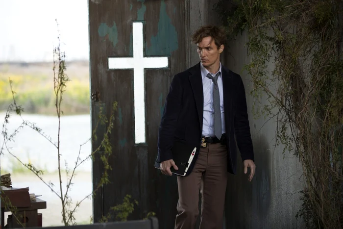 Matthew
McConaughey în rolul detectivului Rust Cohle, în serialul „True
Detective/Detectivii din Louisiana“ FOTO cinemagia.ro