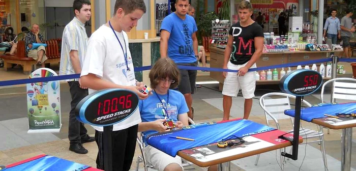 Concurs internaţional de speedcubing la Cluj-Napoca. A participat şi Cristian Leana