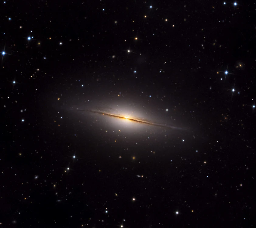 Galaxia Micul Sombrero, din constelația Pegas