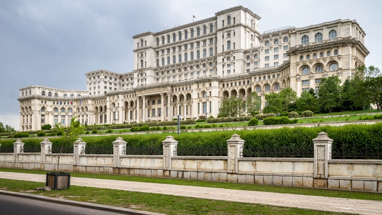 calarasi casa poporului o constructie impunatoare foto bucurestiulmeudrag.ro