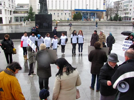 Flashmob pentru copiii cu dizabilităţi FOTO