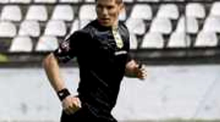 FOTBAL: Dinamo cere excluderea din arbitraj a lui Ciprian Danşa