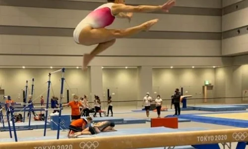 larisa iordache jpeg