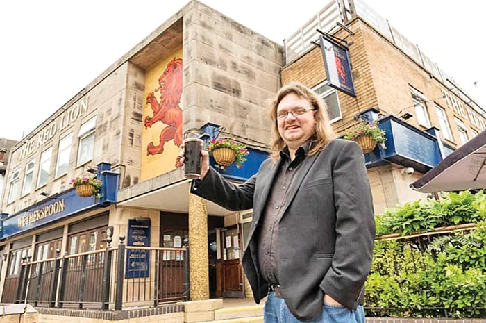 Paul Bardill, împătimit de baruri, dar nu consumă alcool
