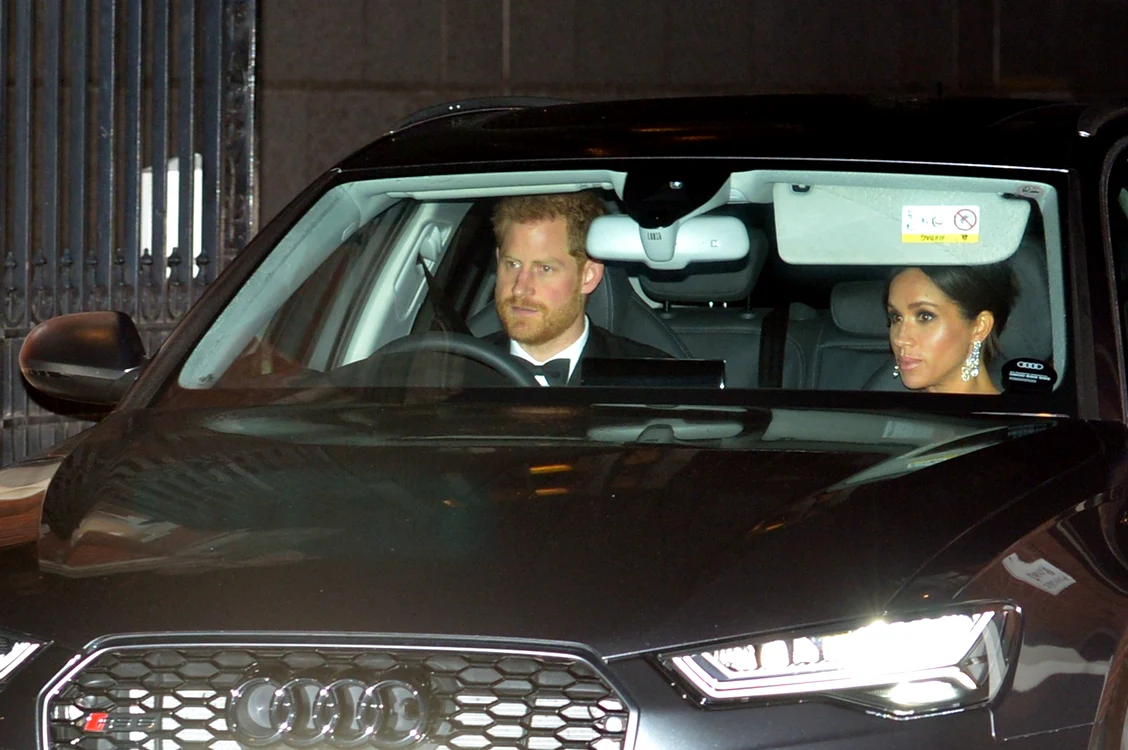 Prinţul Harry a condus maşina cu care şi-a adus soţia gravidă, Meghan Markle, la aniversarea de 70 de ani a prinţului Charles