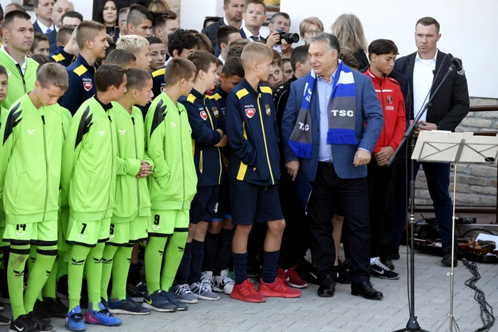 Viktor Orban la inaugurarea Academiei de la Backa Topola FOTO MTI
