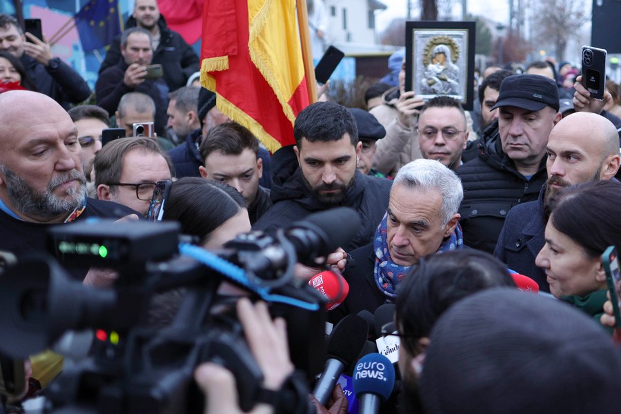 Dezinformarea în alegerile 2024 și campaniile lui Călin Georgescu pe TikTok | sursa foto: Adevarul Dezinformarea în alegerile 2024 și campaniile lui Călin Georgescu pe TikTok | sursa foto: Adevarul