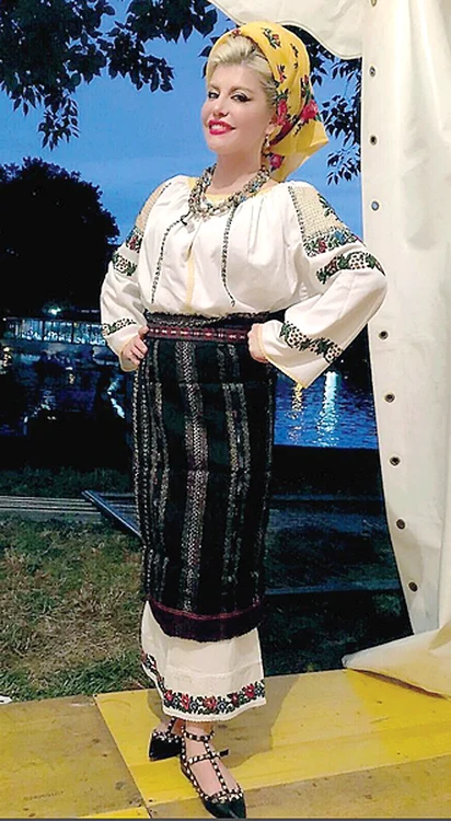 Lori a participat la un festival de folclor în Parcul Cişmigiu