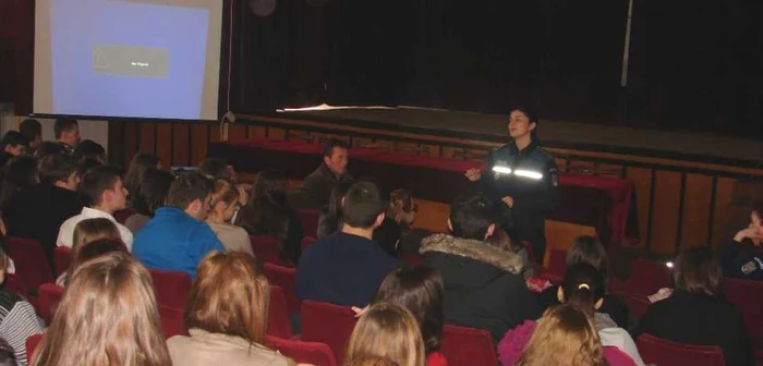 Dezabere poliţişti-elevi la Papiu