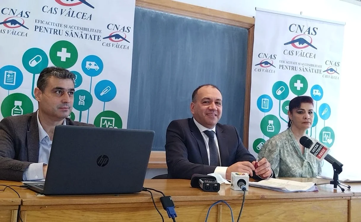 Conducerea CAS Vâlcea: Claudiu Iriţoiu - director executiv; Alin Voiculeţ - director general şi medicul şef Gabriela Pădureanu; Foto Daciana Stoica