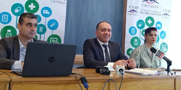Conducerea CAS Vâlcea Claudiu Iriţoiu - director executiv Alin Voiculeţ - director general şi medicul şef Gabriela PădureanuFoto Daciana Stoica