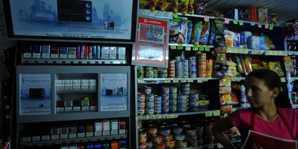 Niciun vânzător nu se preocupă de vârsta clienţilor, cu atât mai puţin în cazul produselor „interzise“