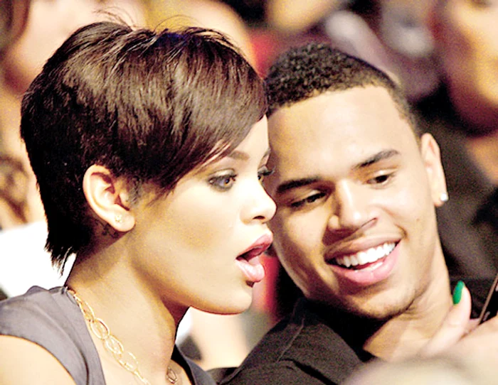 
    Rihanna şi Chris Brown vor copil (FOTO Arhiva Click!)  